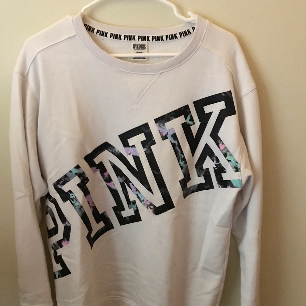 Pink sweatshirt without hood